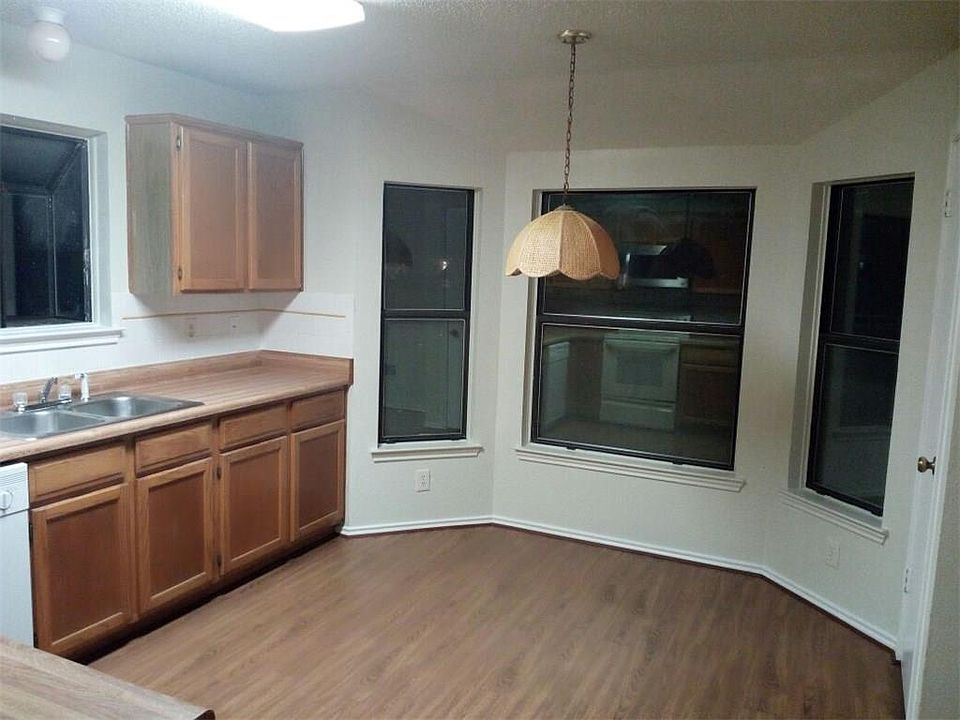 2nd image of 2154 Live Oak Dr