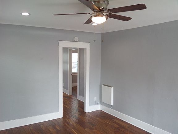 3rd image of 4580 32nd St