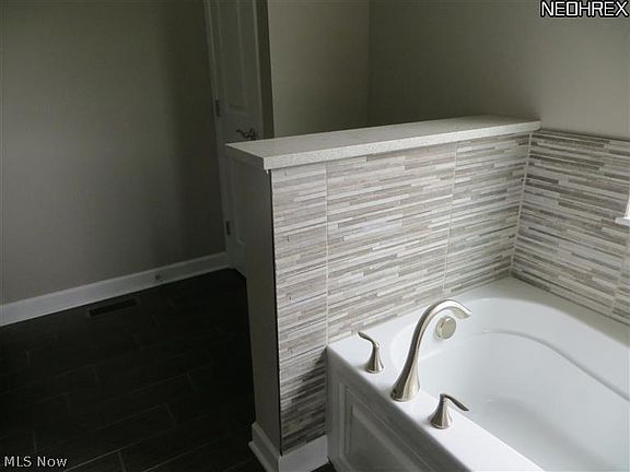 5th image of 188 Shoreland Circle Sl #49
