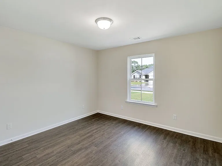 190 Brampton Ave — Photo 17