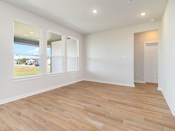 1562 Vista View Drive - Madison - Breakfast Area