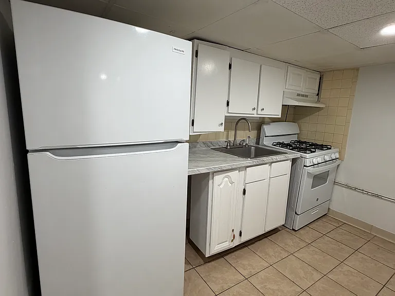 1221 Hillside Pl #G — Photo 3