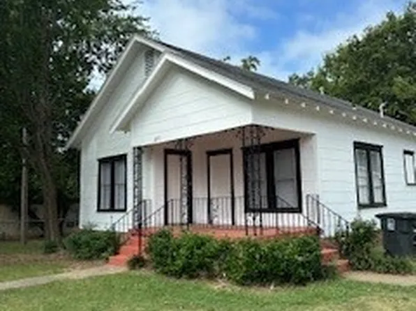 207 S 5th Ave, Durant, OK 74701