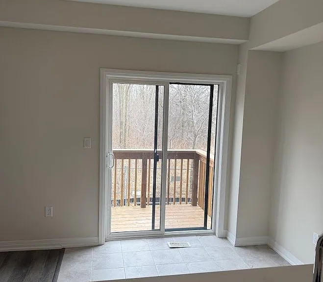 660 Colborne St W #13 — Photo 13