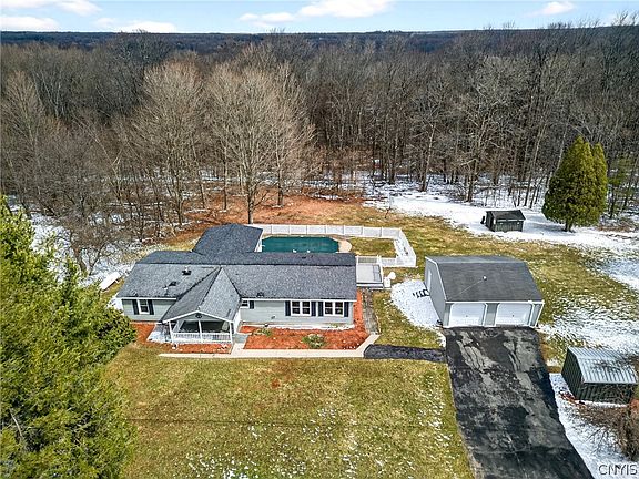 2nd image of 446 Kingdom Rd