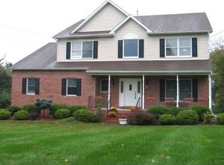 553 Whiton Rd, Neshanic Station, NJ 08853