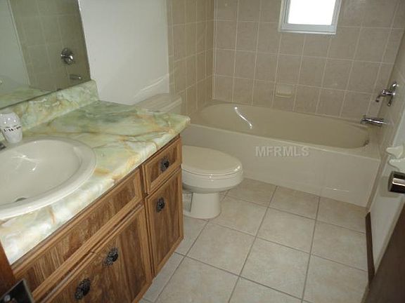 4th image of 2428 Oakwood Ct