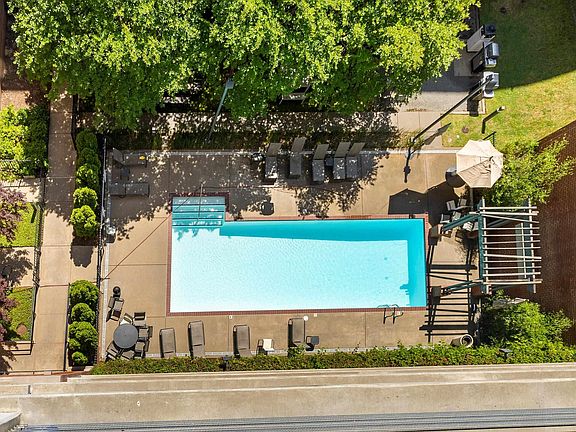 5th image of 315 Rock St #611