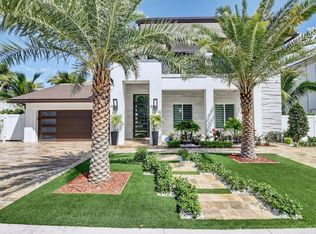 255 NE 3rd Ct, Boca Raton, FL 33432