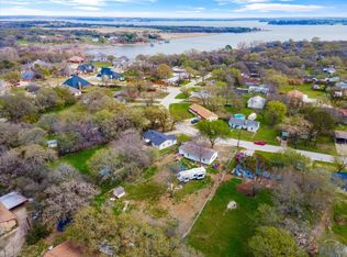 368 Shoreline Dr, Azle, TX 76020