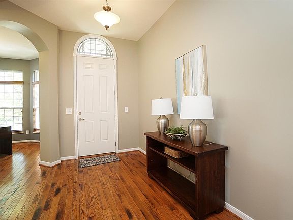 2nd image of 106 Eastbury Dr