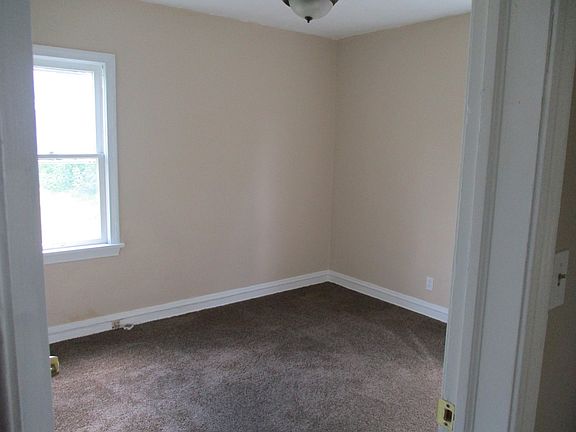 5th image of 4949 E 86th St