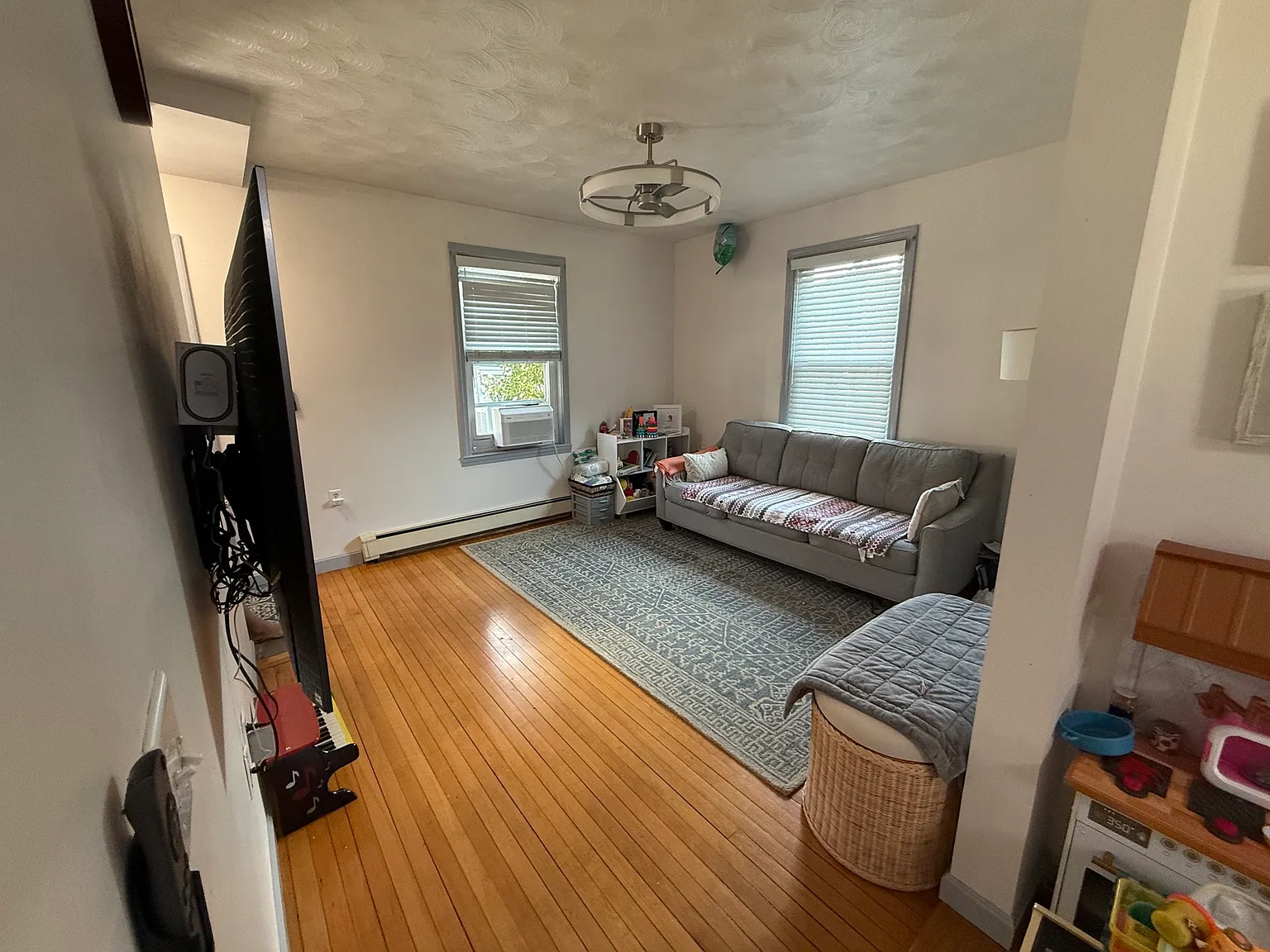 2 bed, 1337 sqft, $3,200 — Photo 2