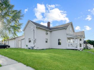 1116 S Locust Ave, Freeport, IL 61032