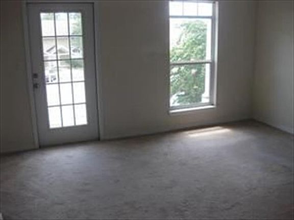 3rd image of 1283 Century Oaks Dr APT C