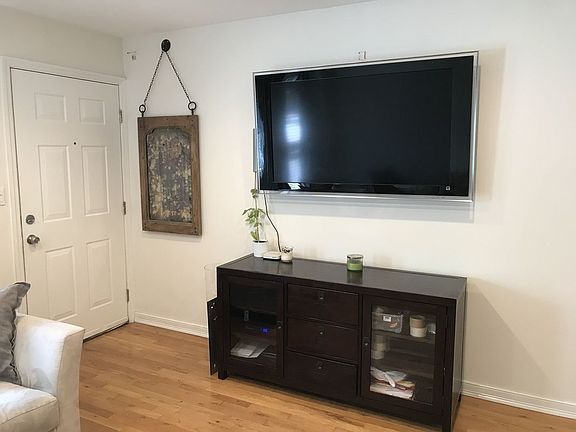 3rd image of 401 S 5th St #1