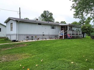 311 Bible Ln, Louisville, IL 62858