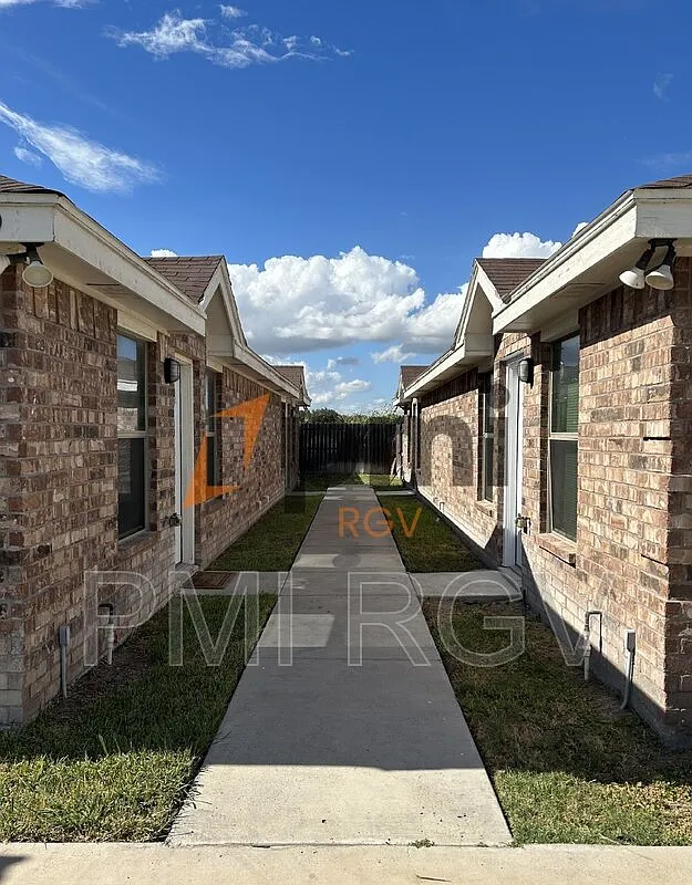 2 bed, 2.0 bath, $875 — Photo 1