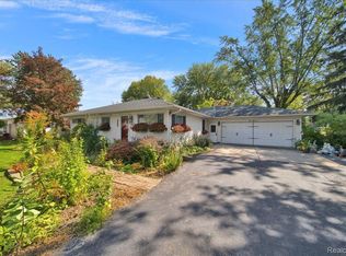 23520 Lynnhurst St, Macomb, MI 48042