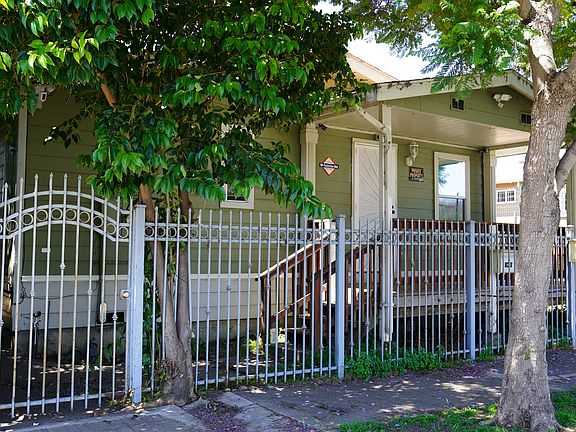 2nd image of 9425 Cherry St