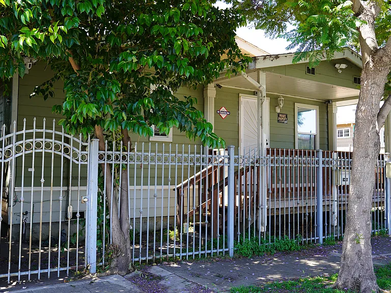9425 Cherry St — Photo 2