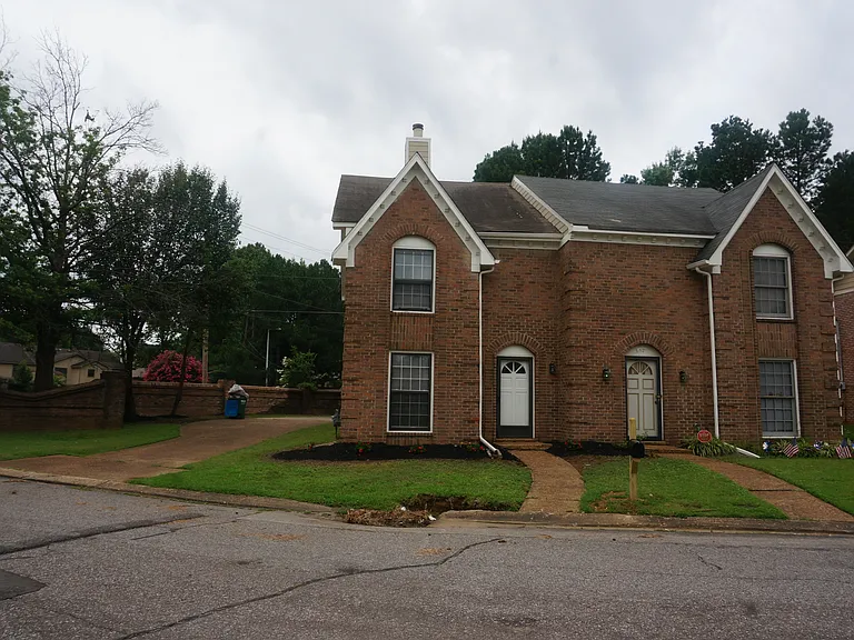 6525 Castle Creek Ln — Photo 1