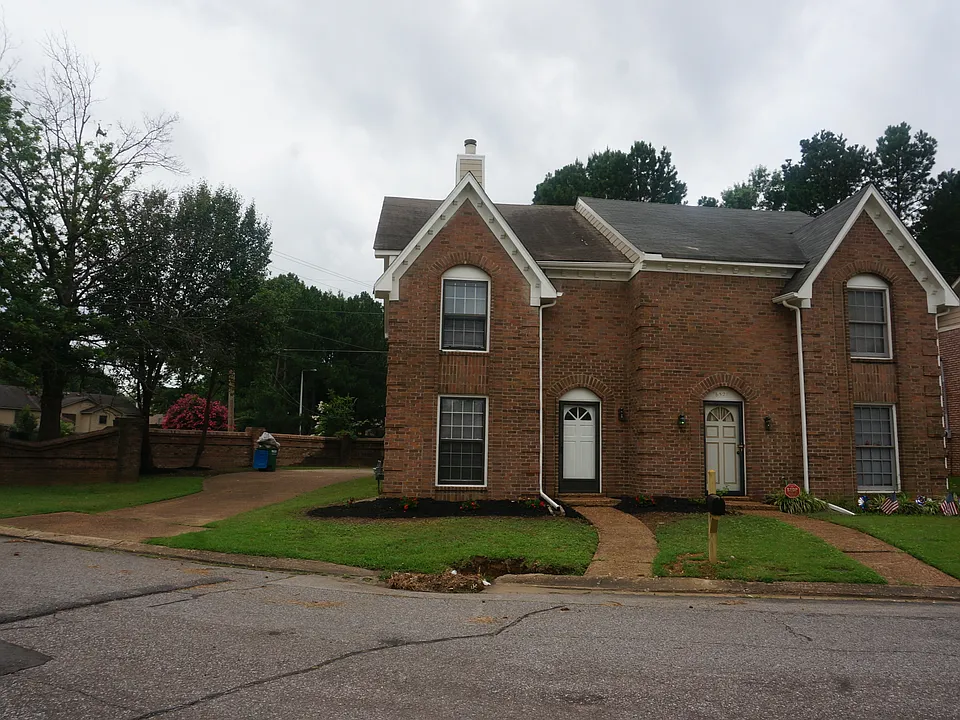 6525 Castle Creek Ln