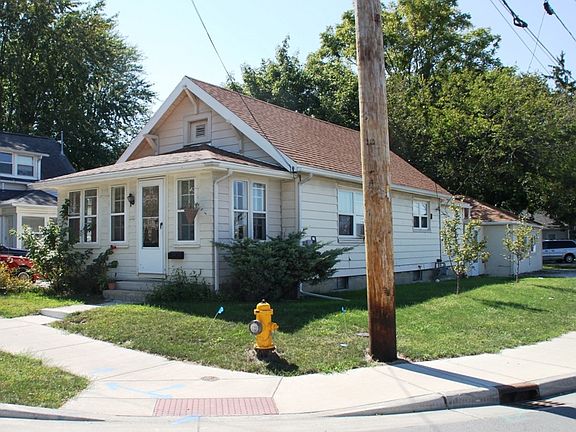 5th image of 957 N Prospect St
