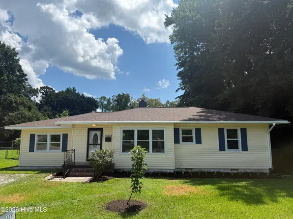 18 White Oak Street, Jacksonville, NC 28540