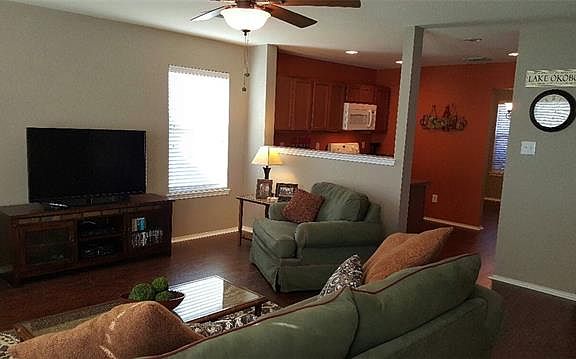3rd image of 1600 Baxter Springs Dr
