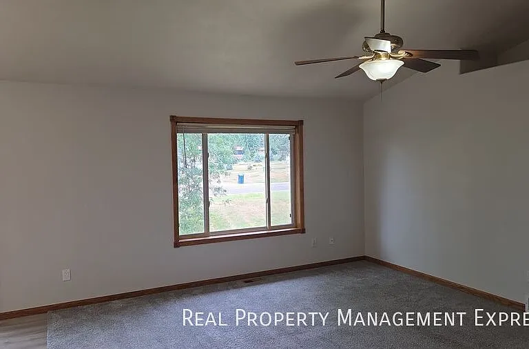 3205 N Aurora Ave — Photo 13
