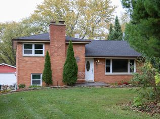 2353 N McAree Rd, Waukegan, IL 60087