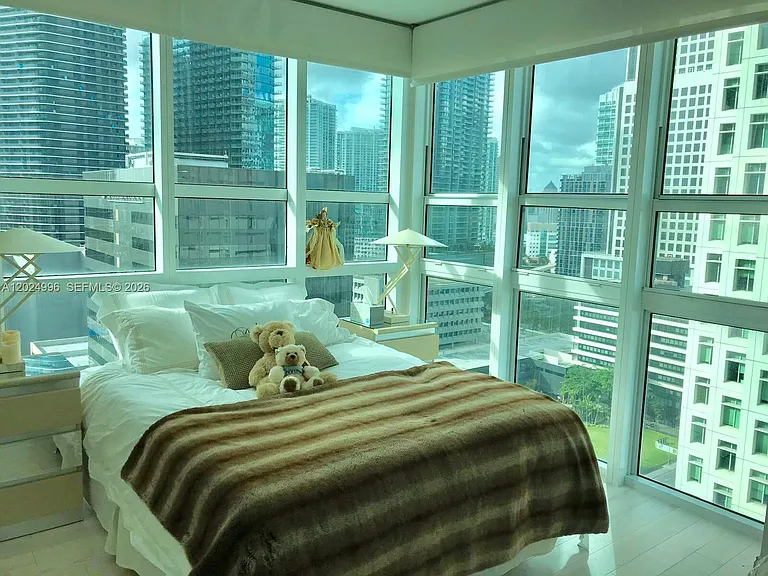 950 Brickell Bay Dr #2000 — Photo 7