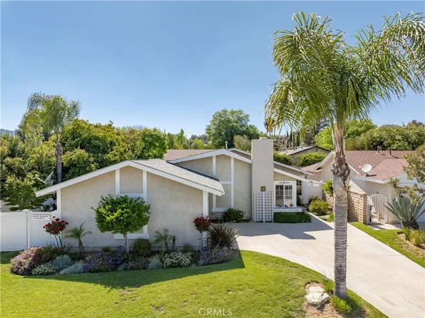25855 Empalmo Ct, Santa Clarita, CA 91355
