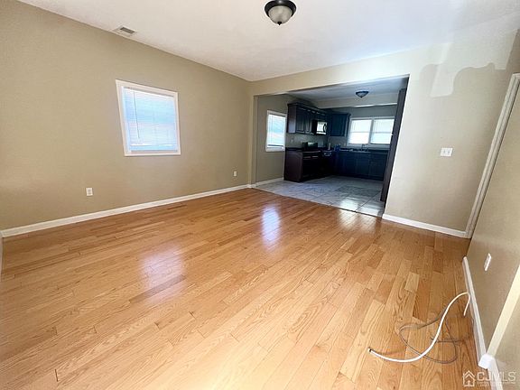 4th image of 228 George St