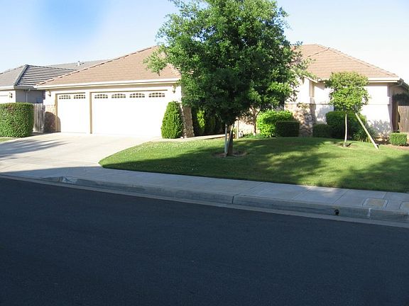 3rd image of 9152 N Winery Ave