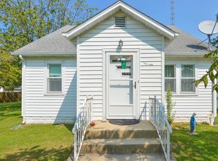 231 E Main St, Radom, IL 62876