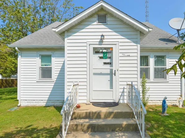 231 E Main St, Radom, IL 62876