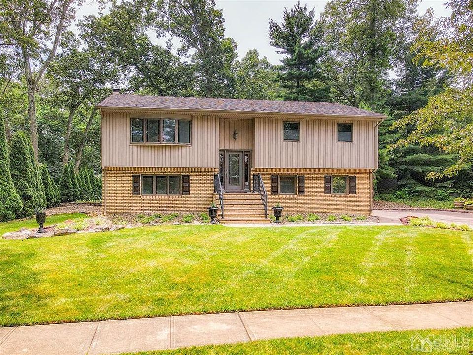 1st image of 9 Apple Manor Ln