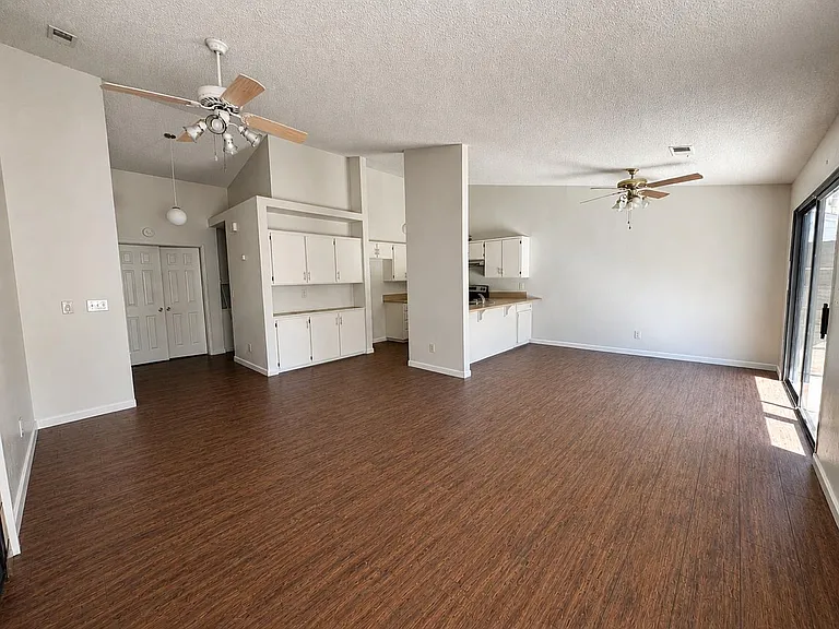 1808 E Four Creeks Ct — Photo 6