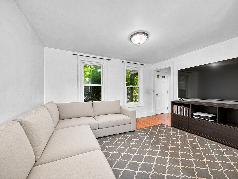 1st image of 1689 Main St #1689