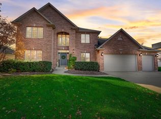 1025 Devonshire Dr N, Sycamore, IL 60178