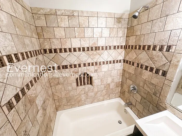 8109 NE 51st St — Photo 17
