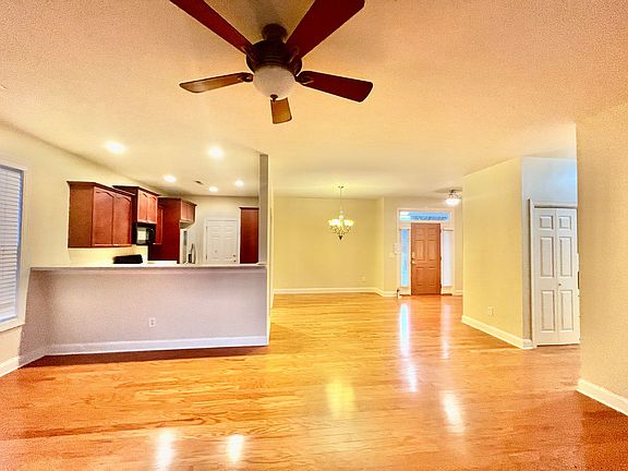 5th image of 1016 Tidings Rd