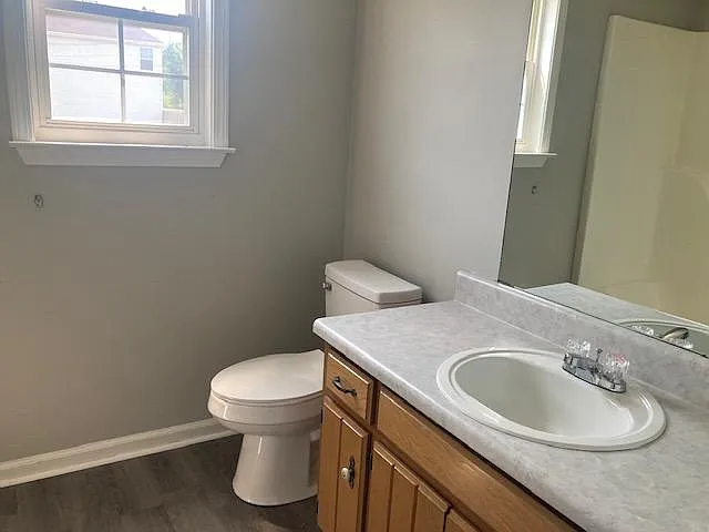 704 Seaton Ct — Photo 12