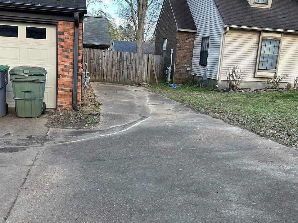 2nd image of 3126 Raleigh Ridge Cv S