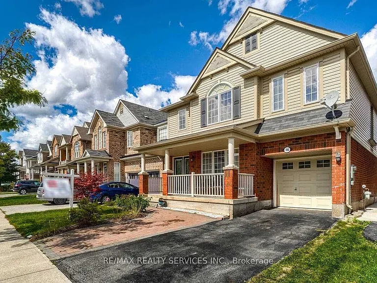 16 Ollie Ave — Photo 2