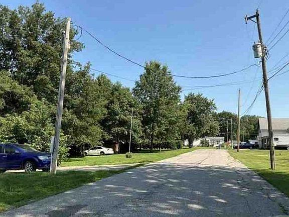 Exterior Neighborhood (street photo)