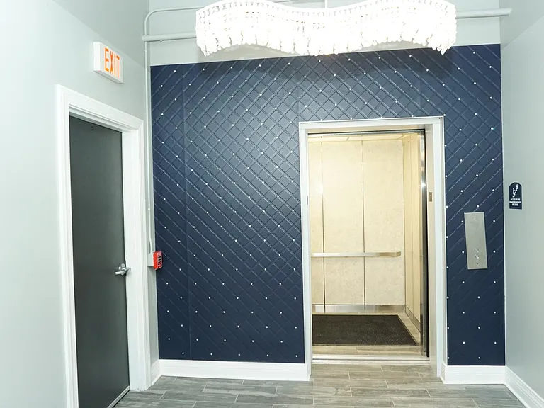 Lobby on each upper floor