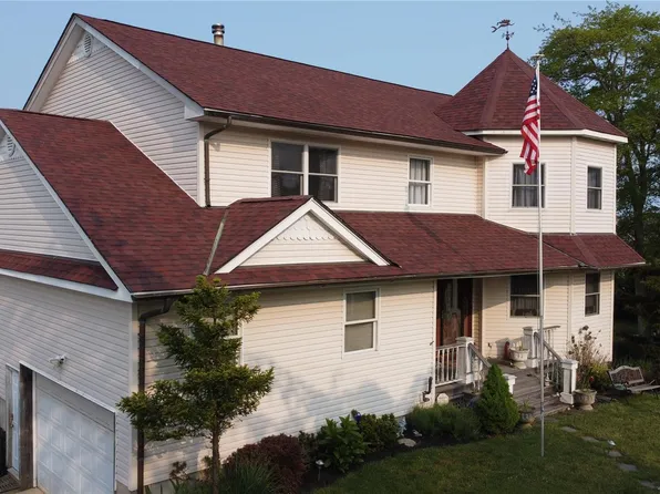 27 Abby Lane, Shirley, NY 11967